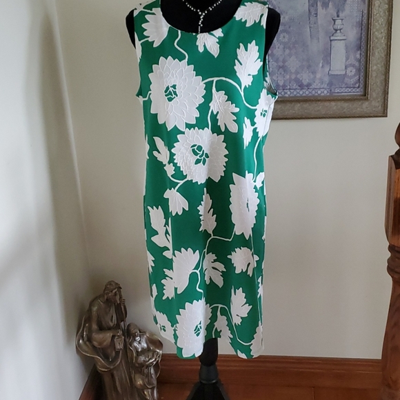 Ronni Nicole Dresses & Skirts - Ronnie Nicole dress